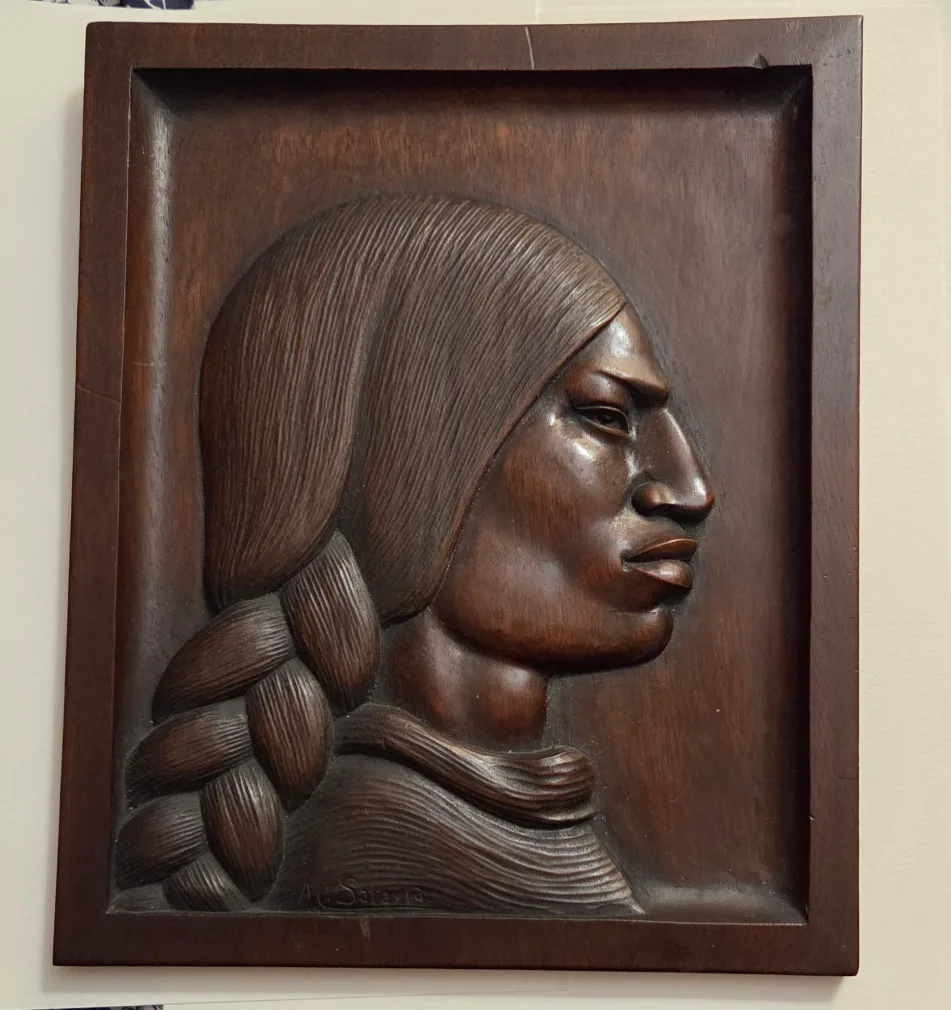 Vintage M. Saravia Wood Carving image indicator(7)