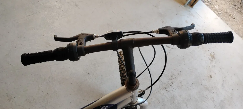 Supercycle 1800 Mountain Bike image indicator(7)