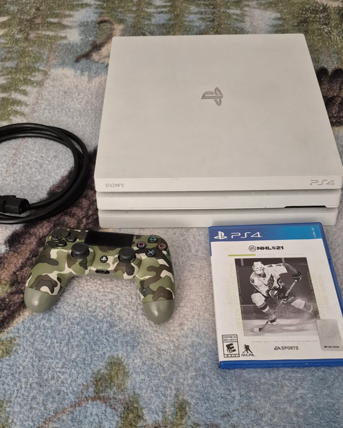 1 tb white Ps4 pro bundle thumbnail