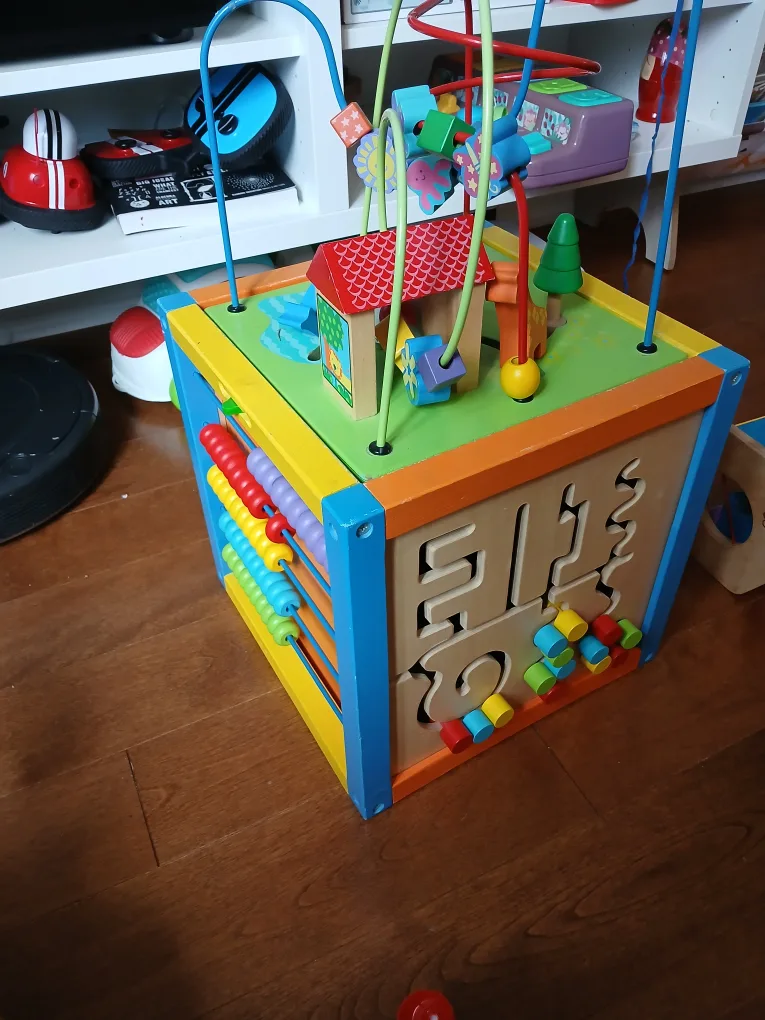 Wooden Activity Cube🇨🇦 thumbnail