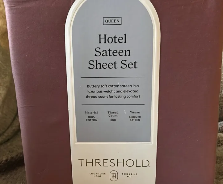 New Threshold Hotel Sateen Queen Sheet Set - D. Berry thumbnail
