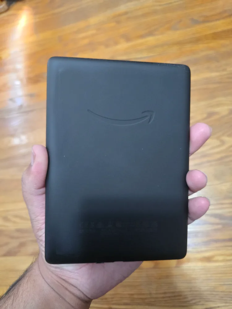 Amazon Kindle Paperwhite Signature edition along with Case image indicator(4)