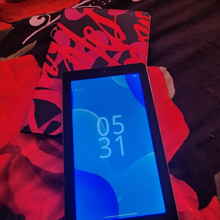 onn. 7" Tablet.new.with case thumbnail