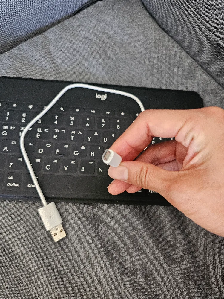 Logitech Keys-To-Go Ultra-Portable Keyboard image indicator(7)
