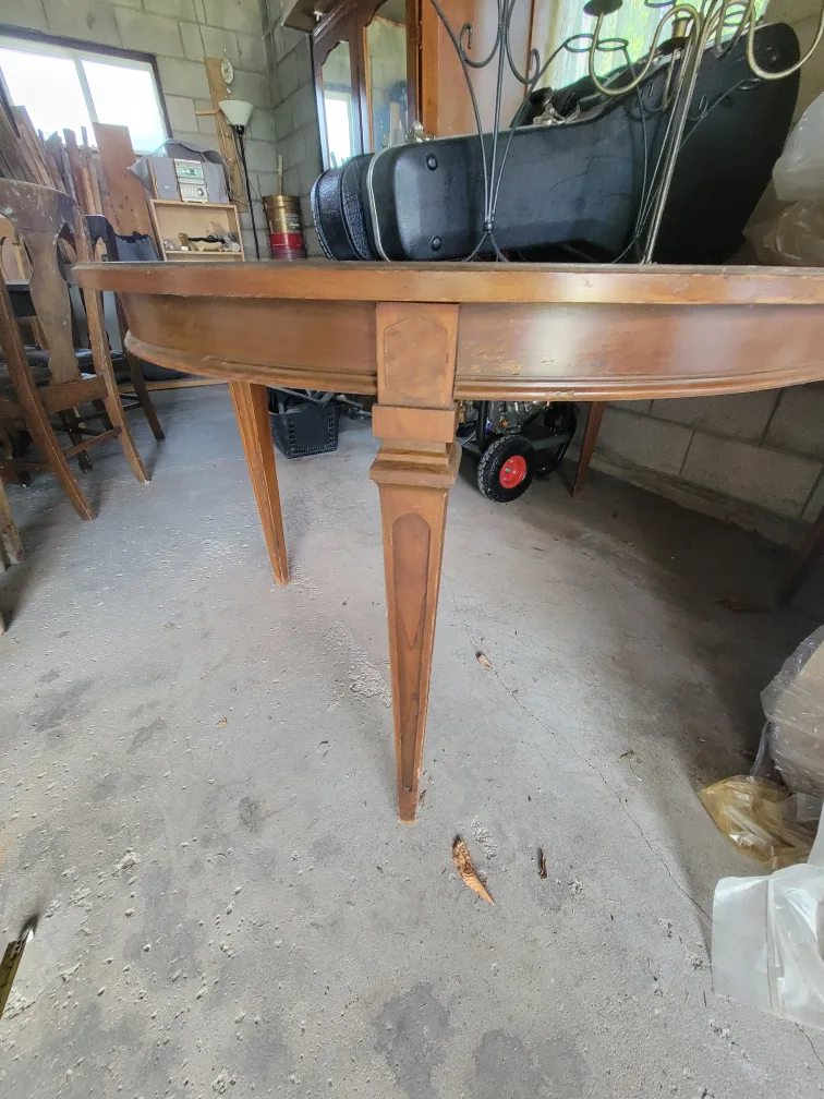 Oval Wooden Dining Table image indicator(3)