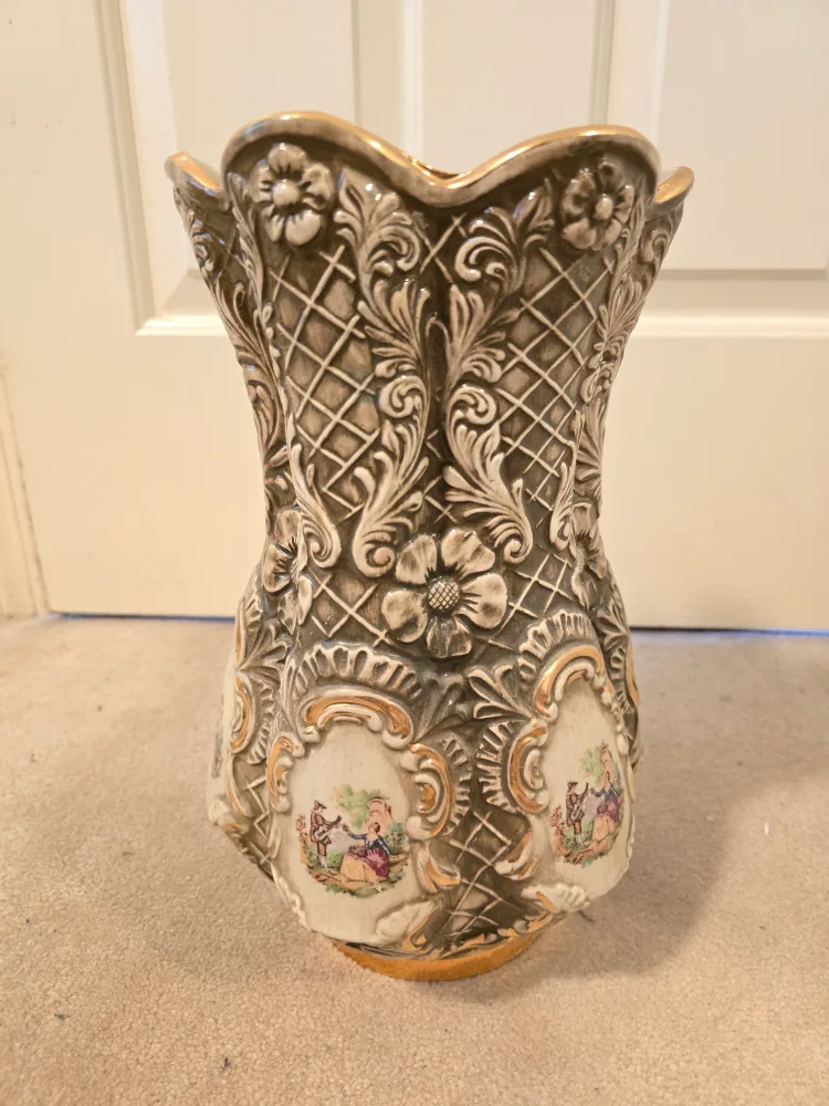 Vintage Floral Vase thumbnail