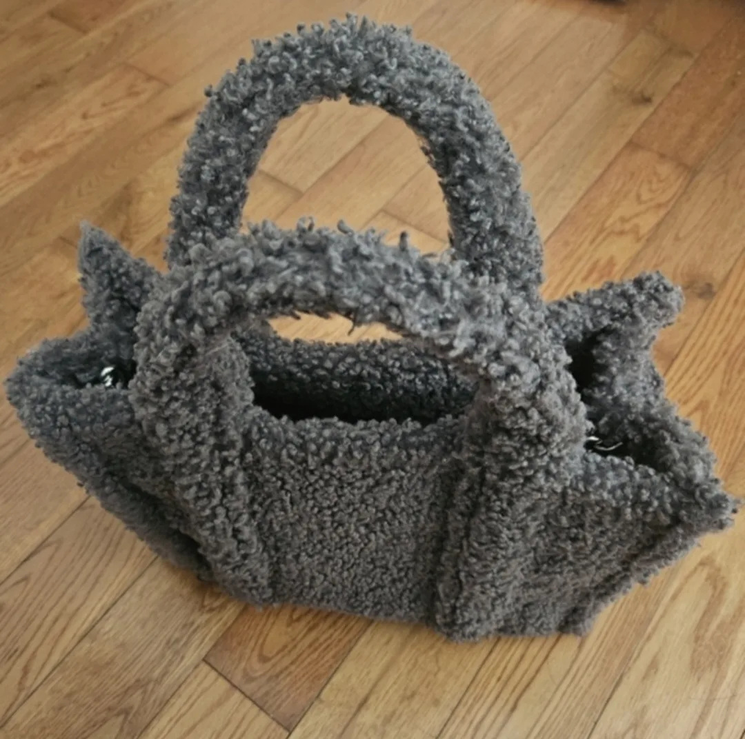 Marc Jacobs Teddy Tote Bag image indicator(4)