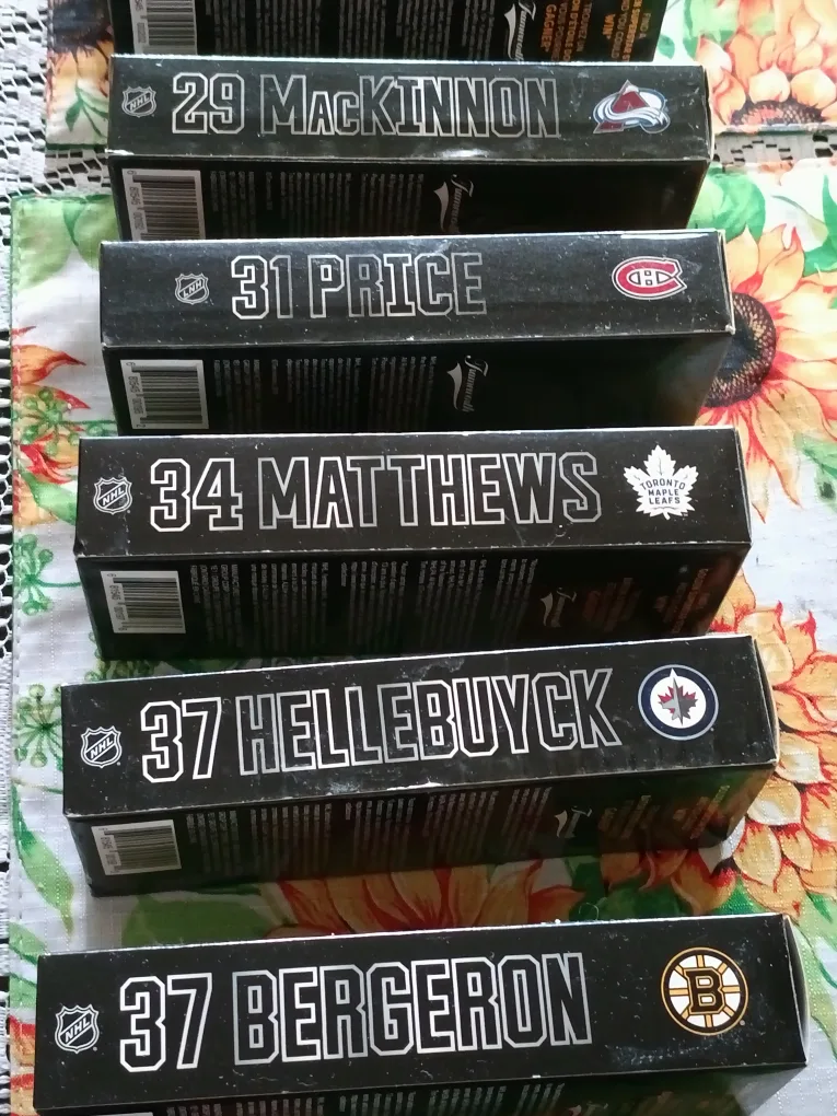 Tim Hortons NHL Collectable Sticks image indicator(2)