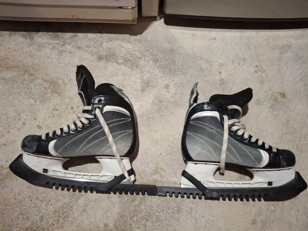 Black Ice Skates - size 8.5 thumbnail