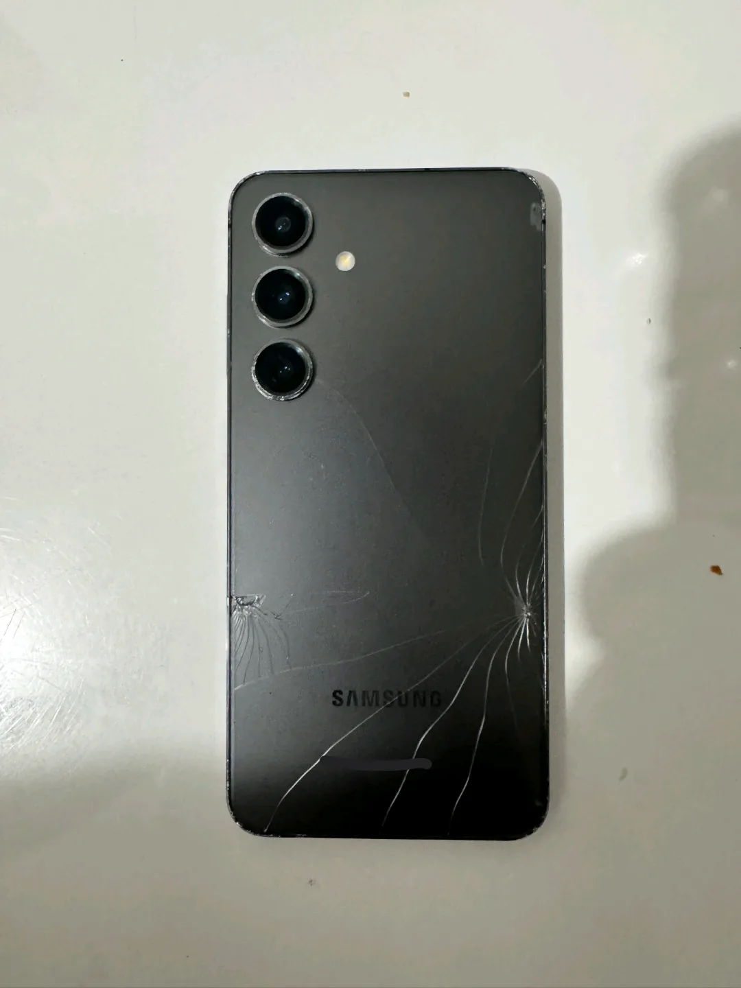 Samsung Galaxy S24 thumbnail