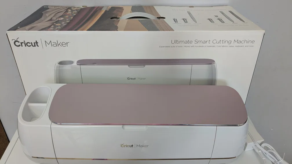 Cricut Maker & EasyPress 3 Bundle thumbnail