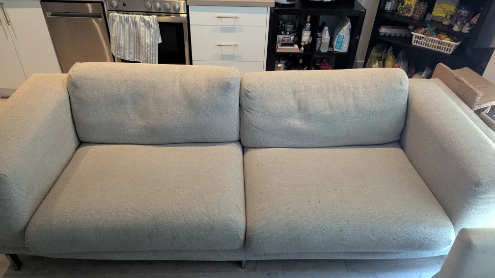 Free Couch thumbnail