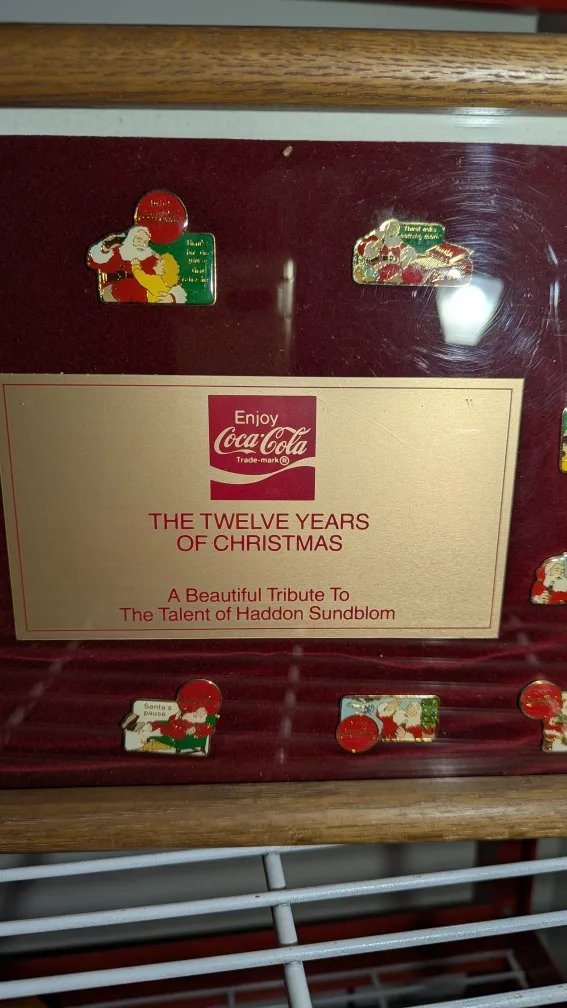 Vintage Coca-Cola Twelve Years of Christmas Framed Pin Set 🇨🇦 image indicator(2)