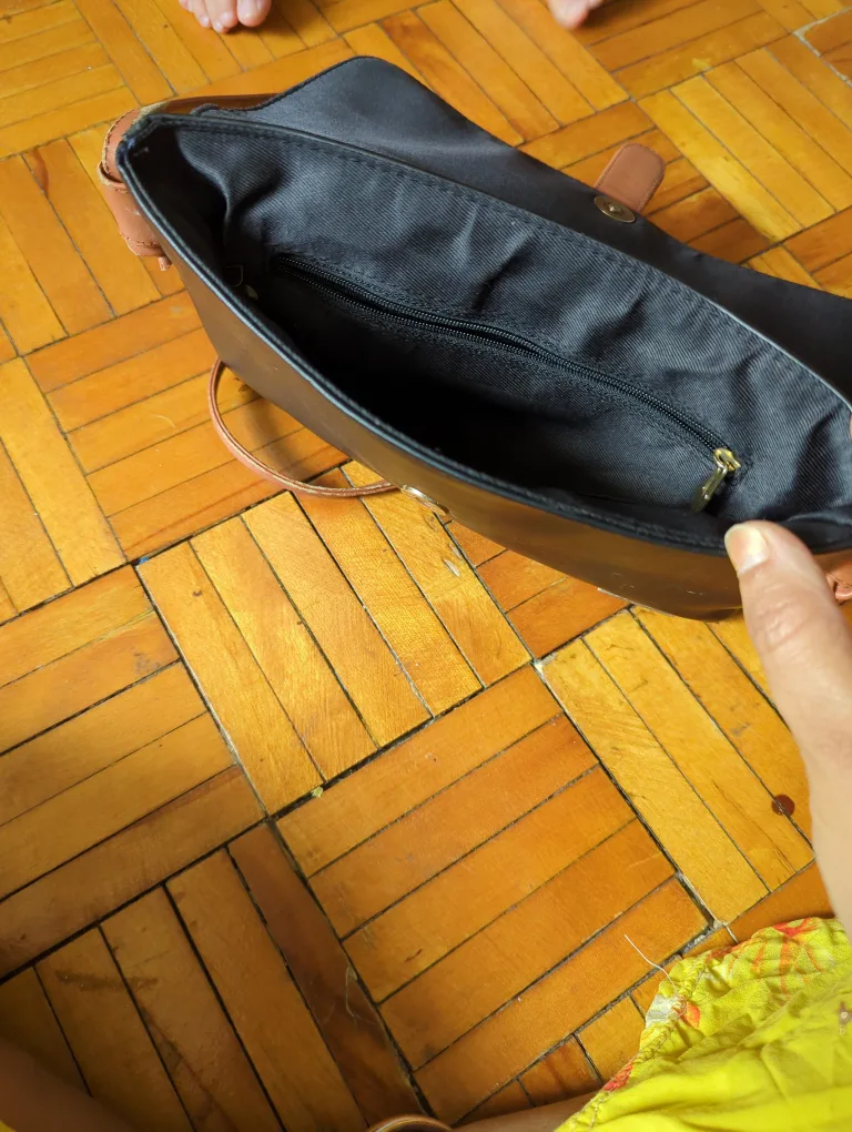 Fastrack Black Shoulder Bag image indicator(3)