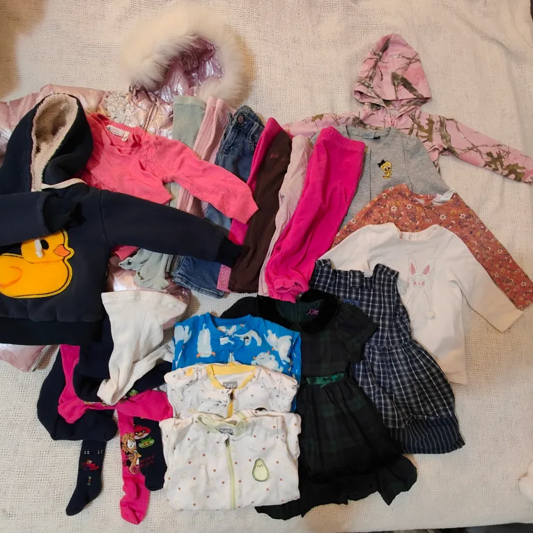Lot of 18-24 Month Old Girl Clothes thumbnail