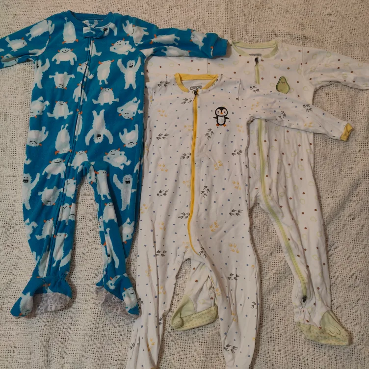 Lot of 18-24 Month Old Girl Clothes image indicator(2)