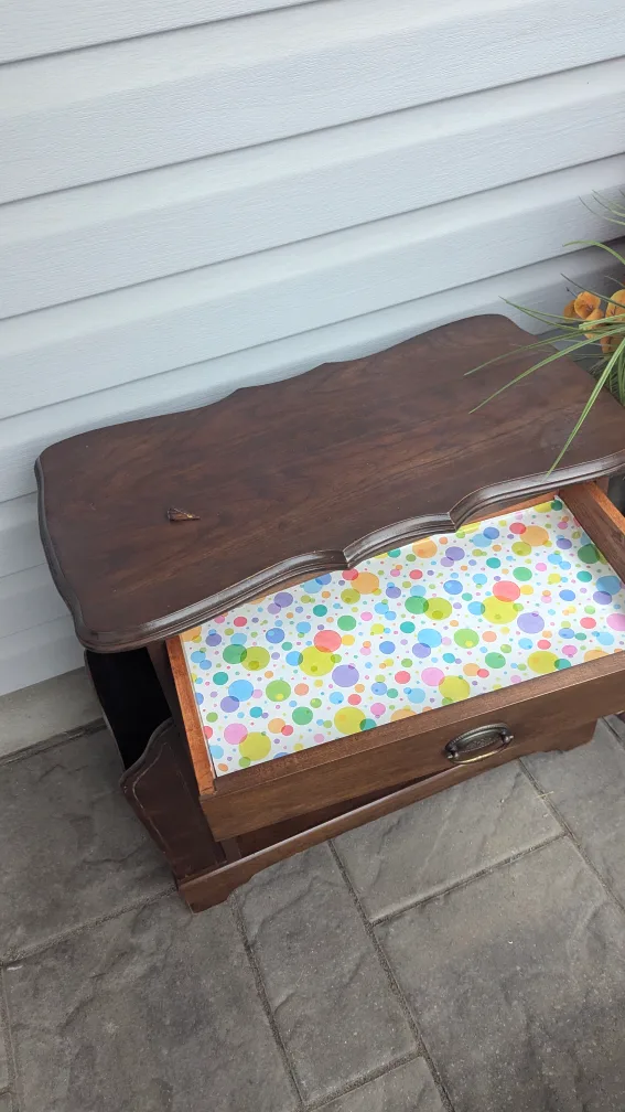 Brown Wooden Side Table with Magazine Rack 🇨🇦 image indicator(4)