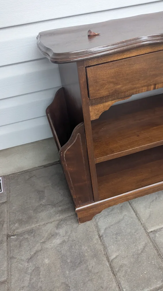 Brown Wooden Side Table with Magazine Rack 🇨🇦 image indicator(5)