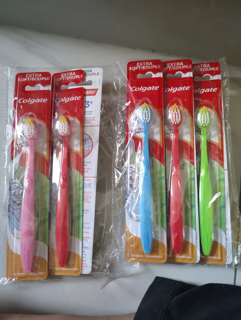 Colgate Kids Toothbrushes (3+ years) thumbnail