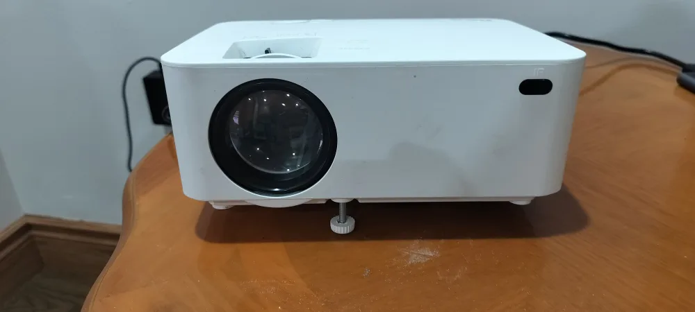RCA Projector - Great Condition thumbnail