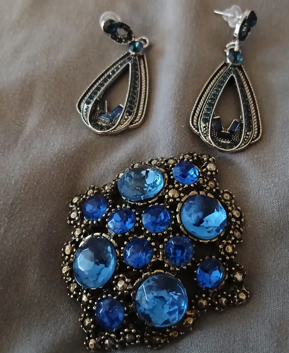 Vintage blue brooch/earrings thumbnail