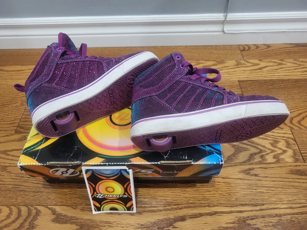 Heelys Purple Roller Shoes image indicator(3)