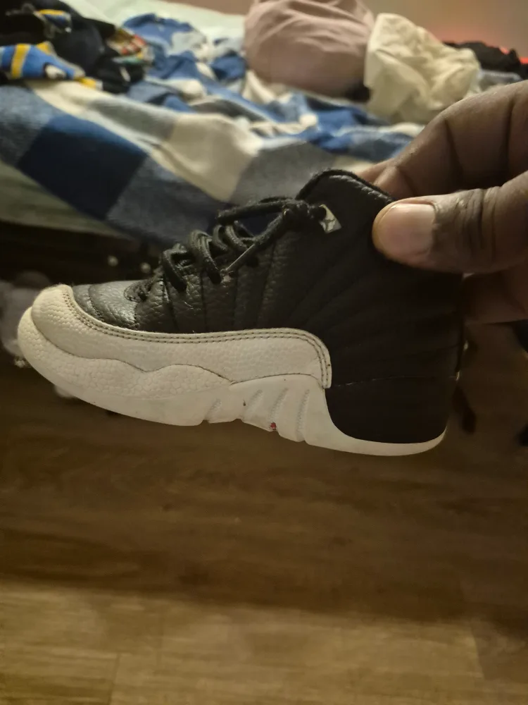 Jordan 12 Retro Black/White Toddler Shoes image indicator(3)
