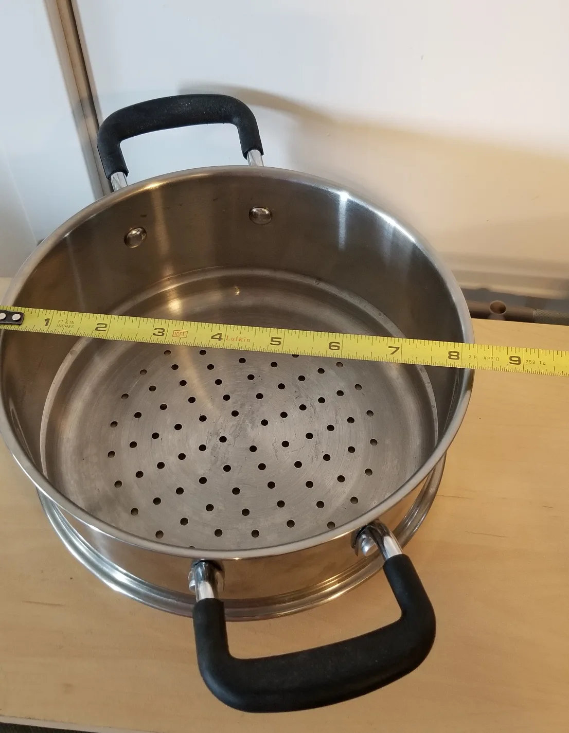 3 Stainless steel steamers/Colander with Handles.$6 each. image indicator(2)