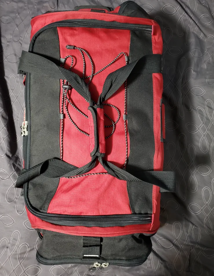 Roots Rolling Travel / Sports Bag With Backpack Straps thumbnail
