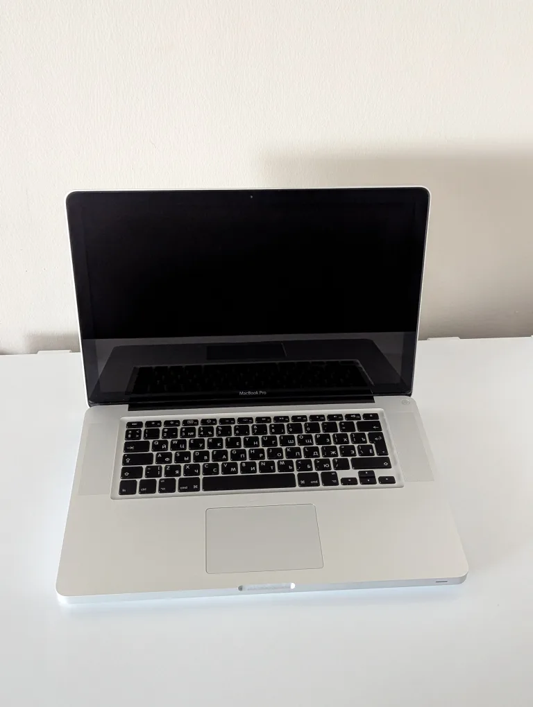 MacBook Pro 15" (Mid 2010) – For Parts / Repair image indicator(2)