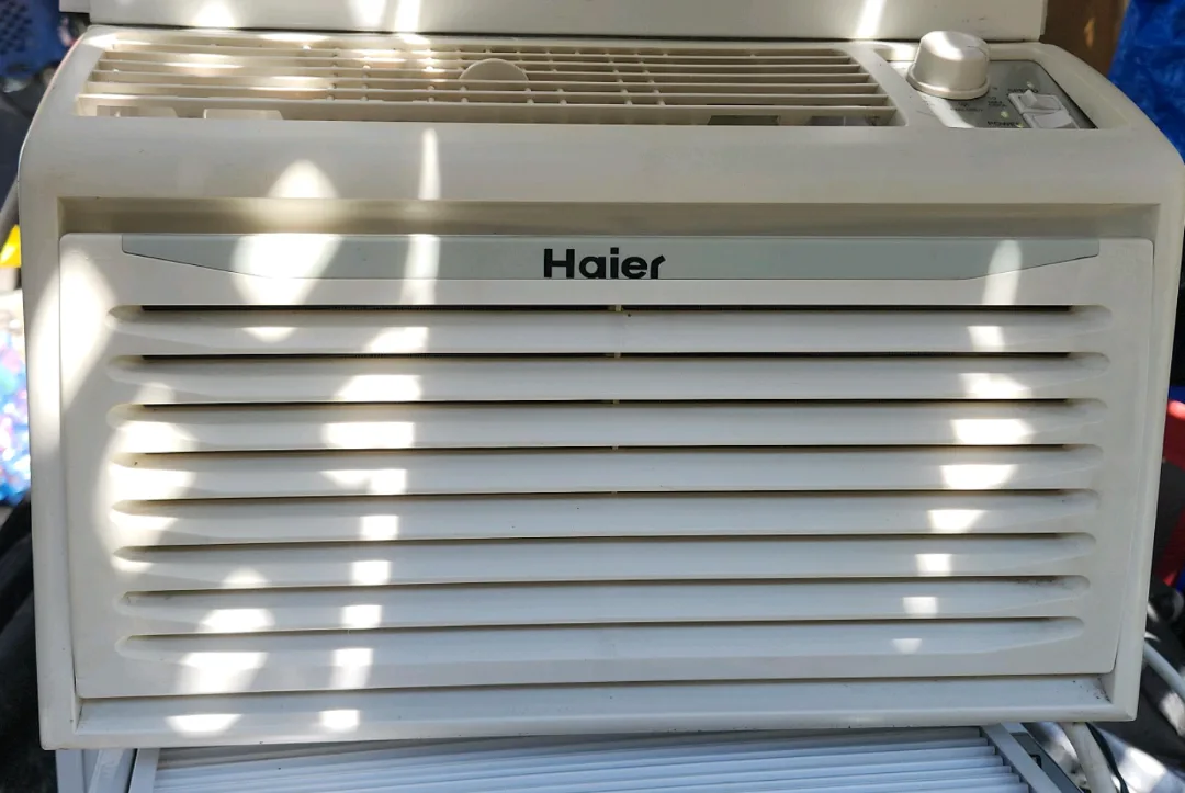 Excellent  Haier Window Air Conditioner 5000 Btu.. price is firm thumbnail