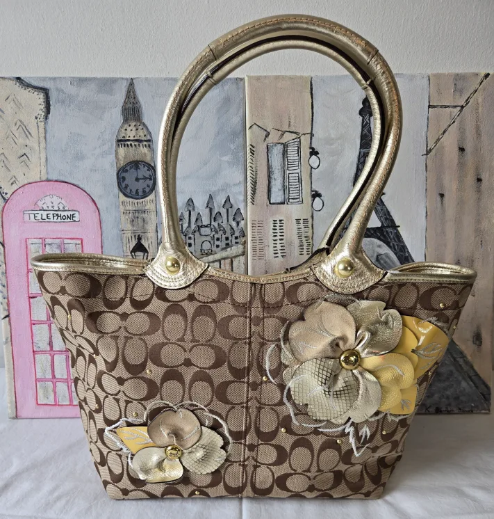 Fashion Authentic COACH Brown & Gold Floral Tote Bag