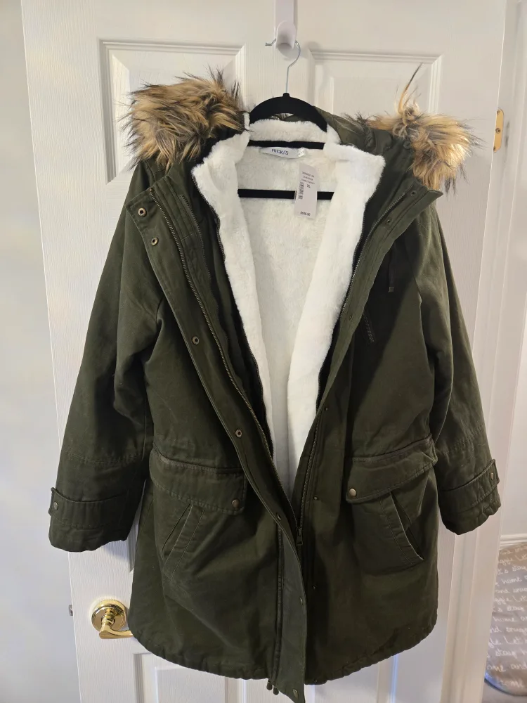 Miro's Olive Green Faux Fur Trimmed Parka, Size L thumbnail