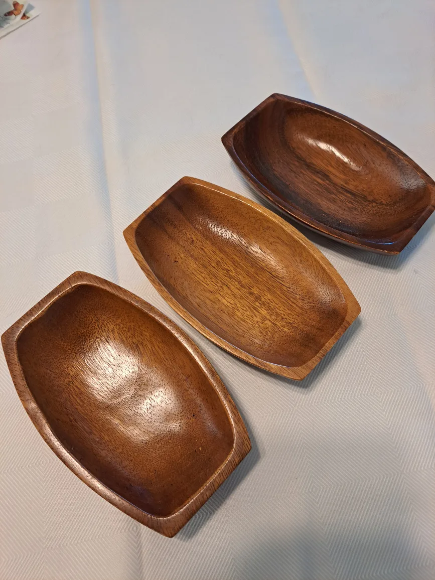 Set of 3 Wooden Bowls - Made in Philippines thumbnail