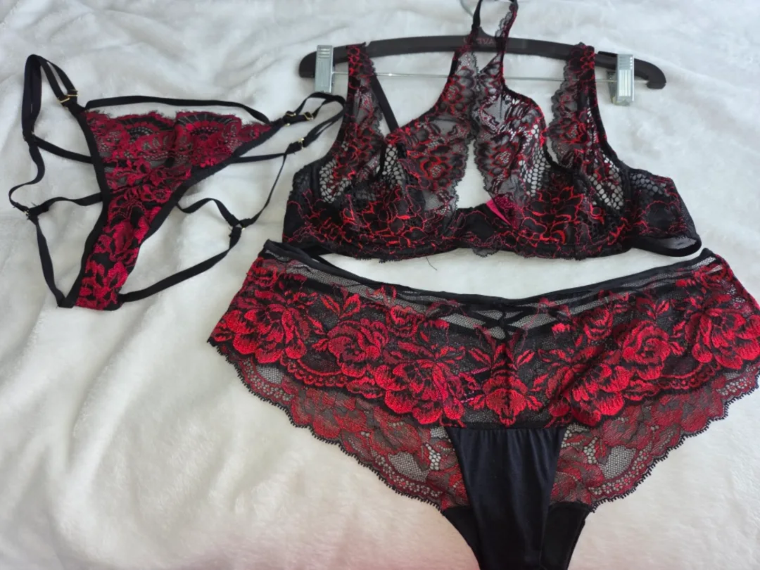 Victoria's Secret Lingerie Set image indicator(4)