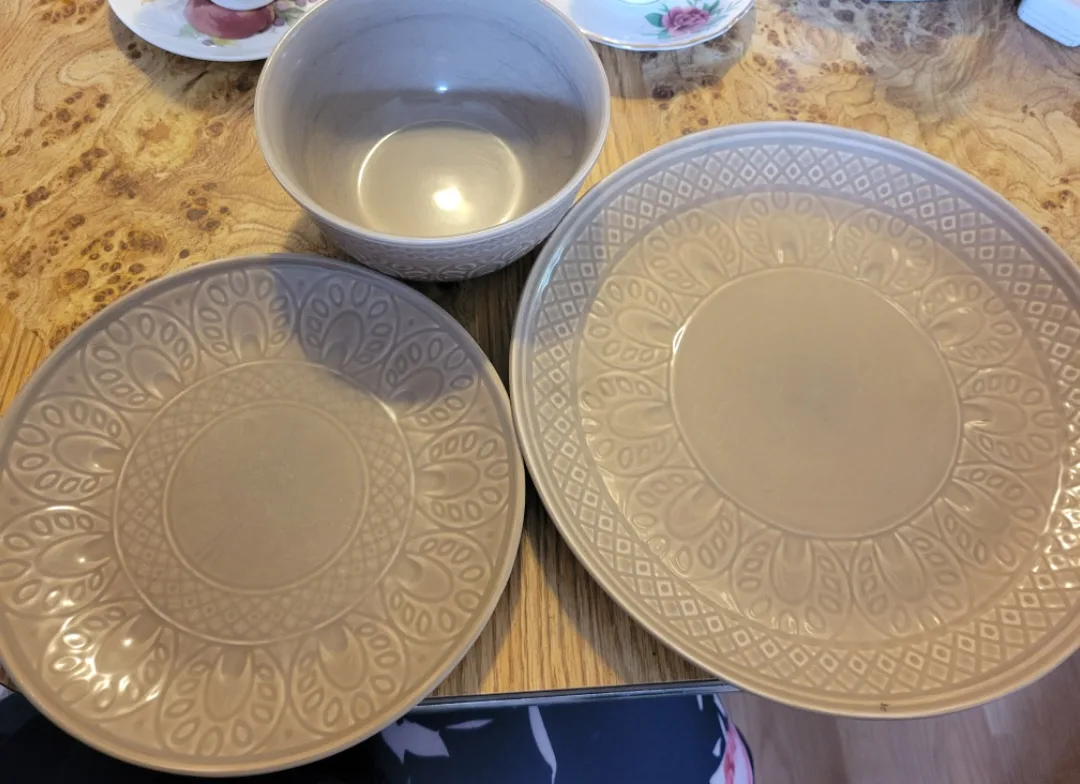 Neutral Dinnerware Set: Plates and Bowls🇨🇦 image indicator(2)