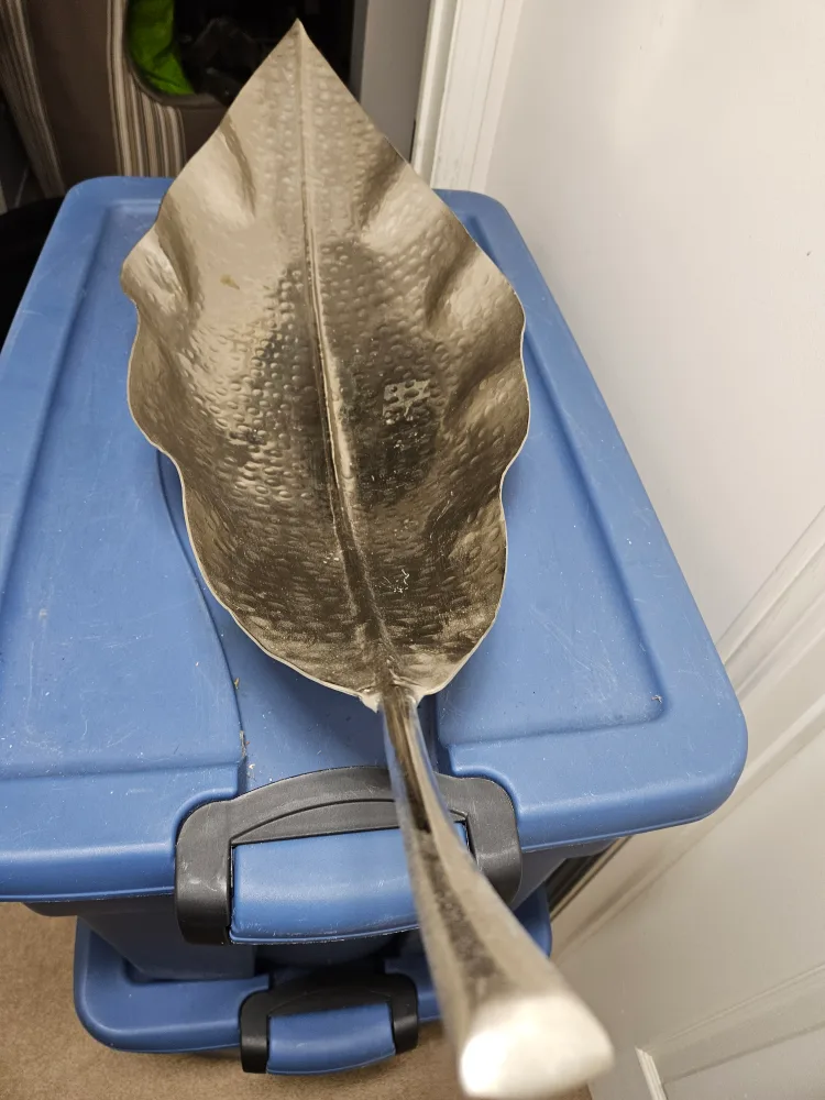 Decorative Metal Leaf Tray image indicator(2)