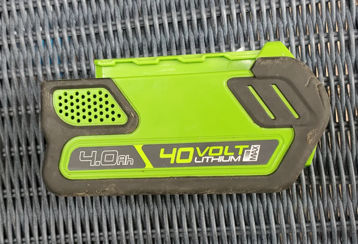 Greenworks 40V & Kobalt 18V Battery thumbnail