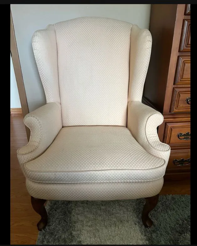 Wingback chair in excellent condition thumbnail