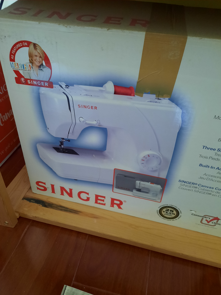 Singer 1507 Sewing Machine - Like New!