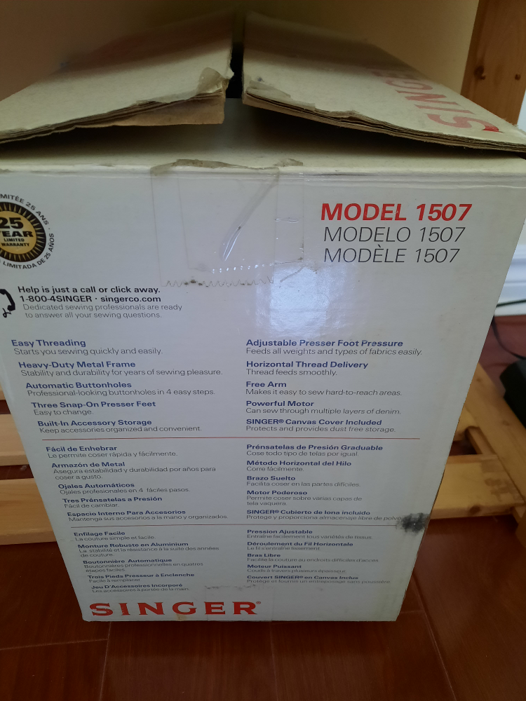 Singer 1507 Sewing Machine - Like New! - photo 2