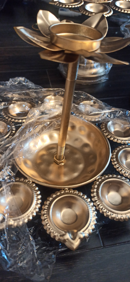 Gold-tone Metal Diya Stand. Urli Stand🍁 - photo 2