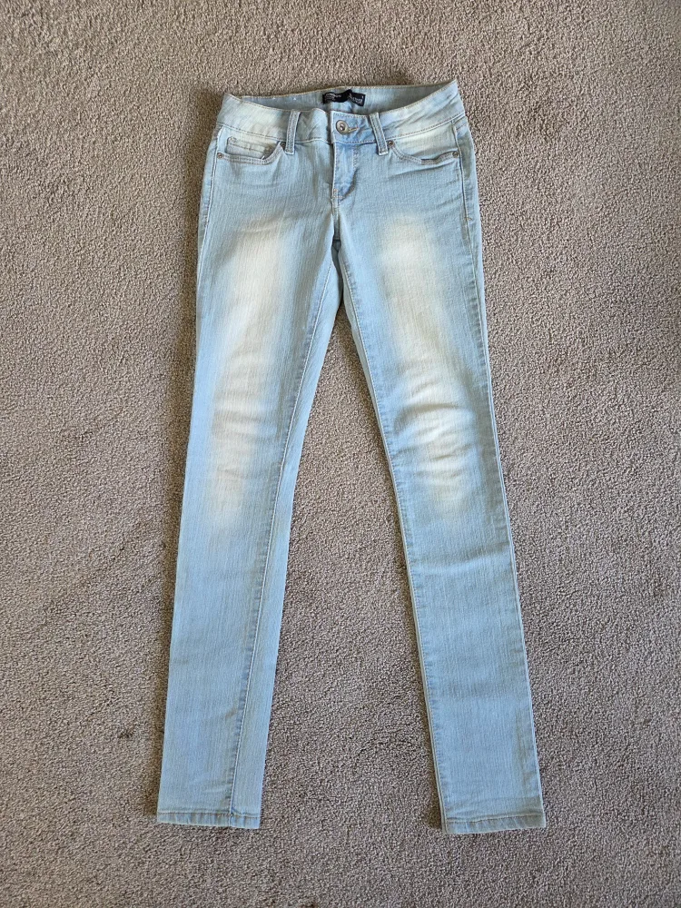 London Low Rise Skinny Fit Jeans - Size 1 thumbnail