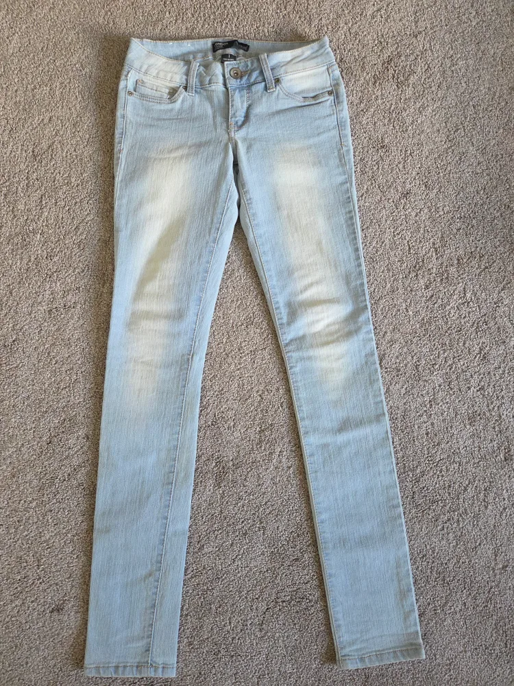 London Low Rise Skinny Fit Jeans - Size 1 image indicator(3)