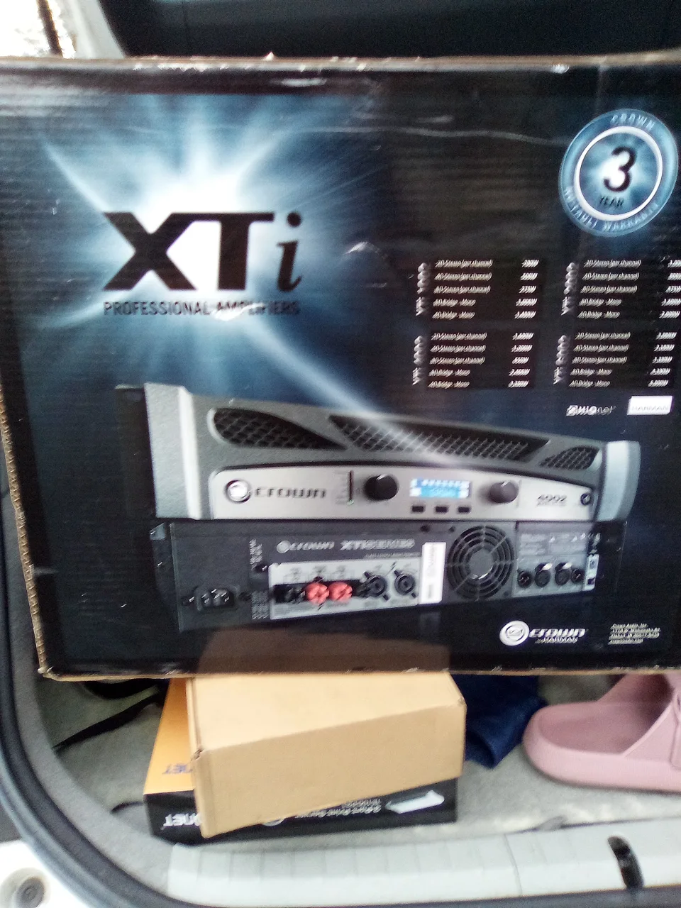 Crown XTi4002 Professional Amplifier - Like New! thumbnail