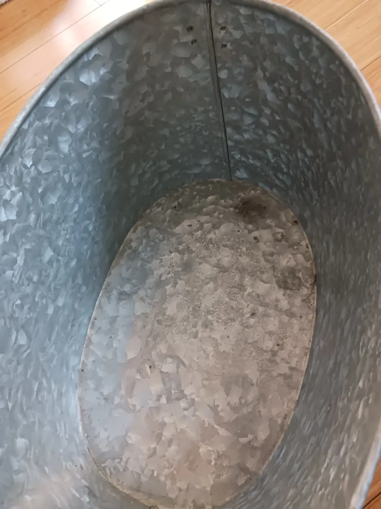 Party Bucket Cynthia Rowley  & Free Jim Beam Wide Head Spatula image indicator(9)