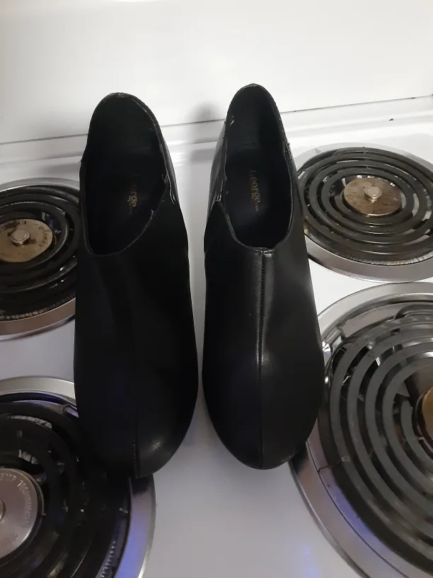 George Black Heeled Booties - Size 8 image indicator(2)