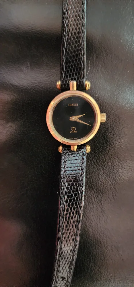 Gucci Vintage Women's Watch - Black & Gold thumbnail