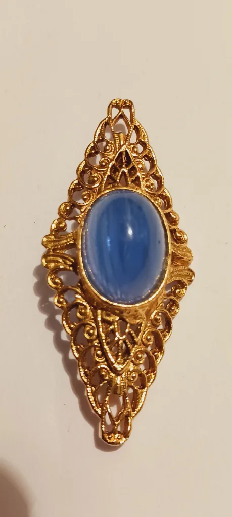 Absolutely Gorgeous Vintage Gold Filigree Brooch with Blue Stone thumbnail