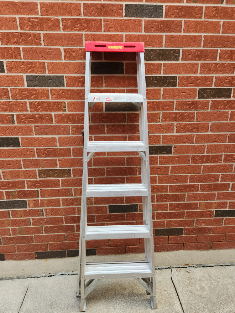 Featherlite 6 ft. Aluminum Step Ladder 225 lbs Capacity